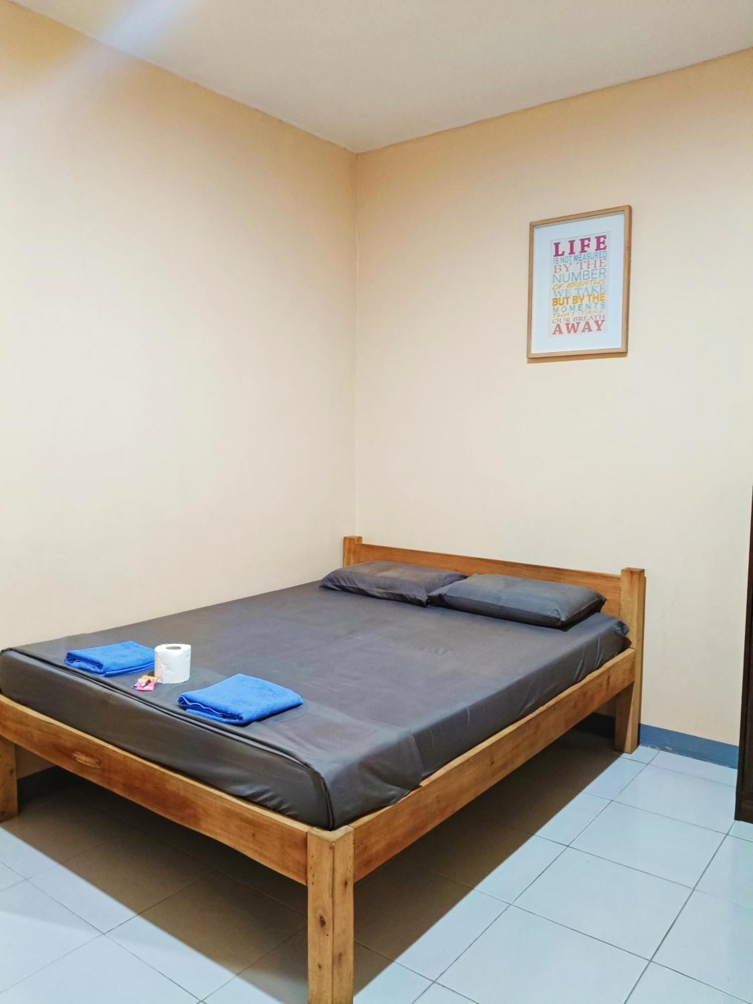 James Homestay Siquijor Bilik gambar