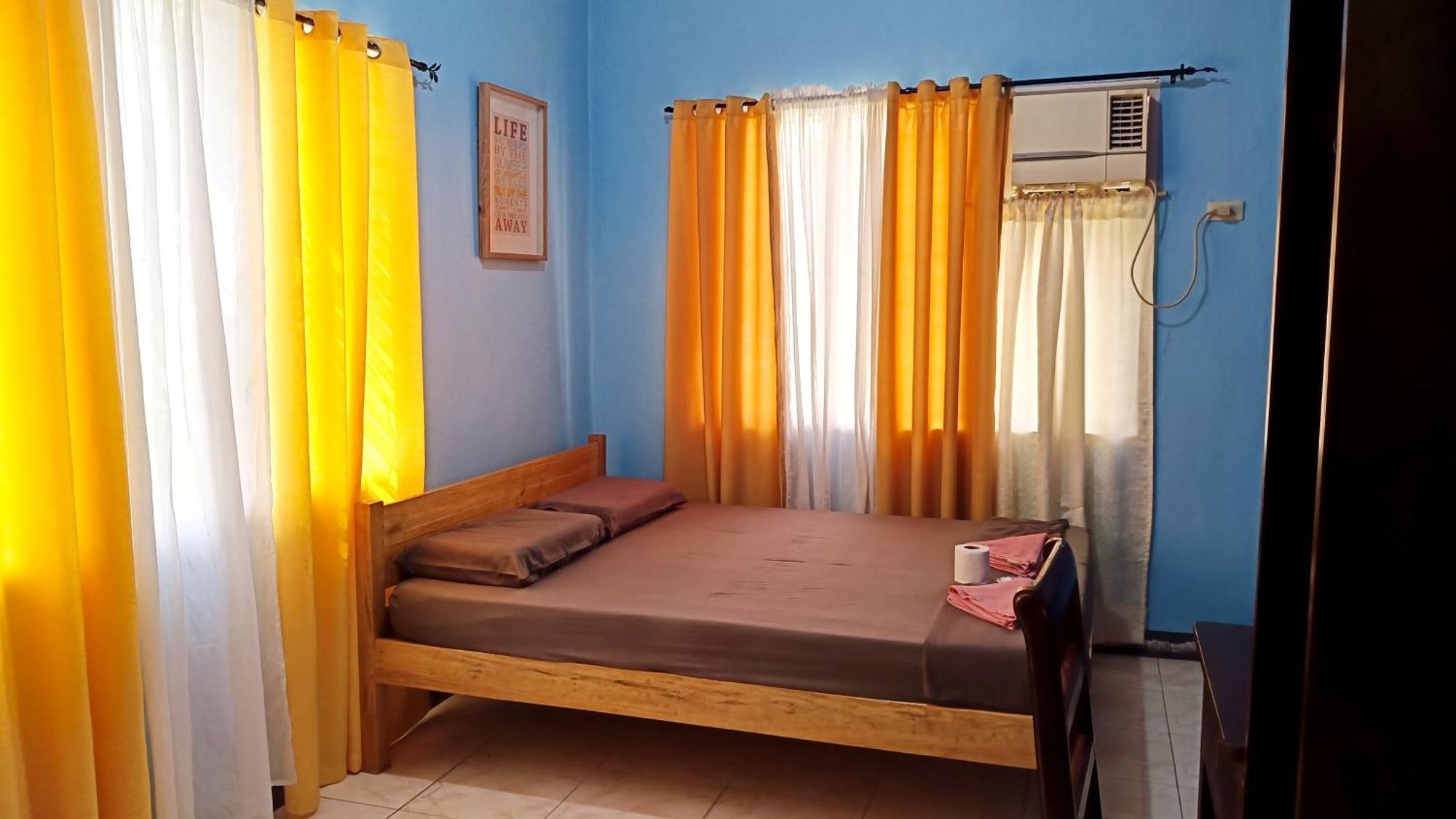 James Homestay Siquijor Bilik gambar